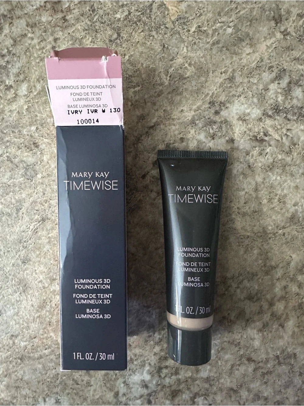 Mary Kay Timewise Foundation - Ivory W 130 Black Packaging